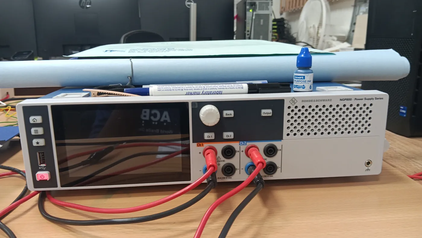 Programmable DC power supply