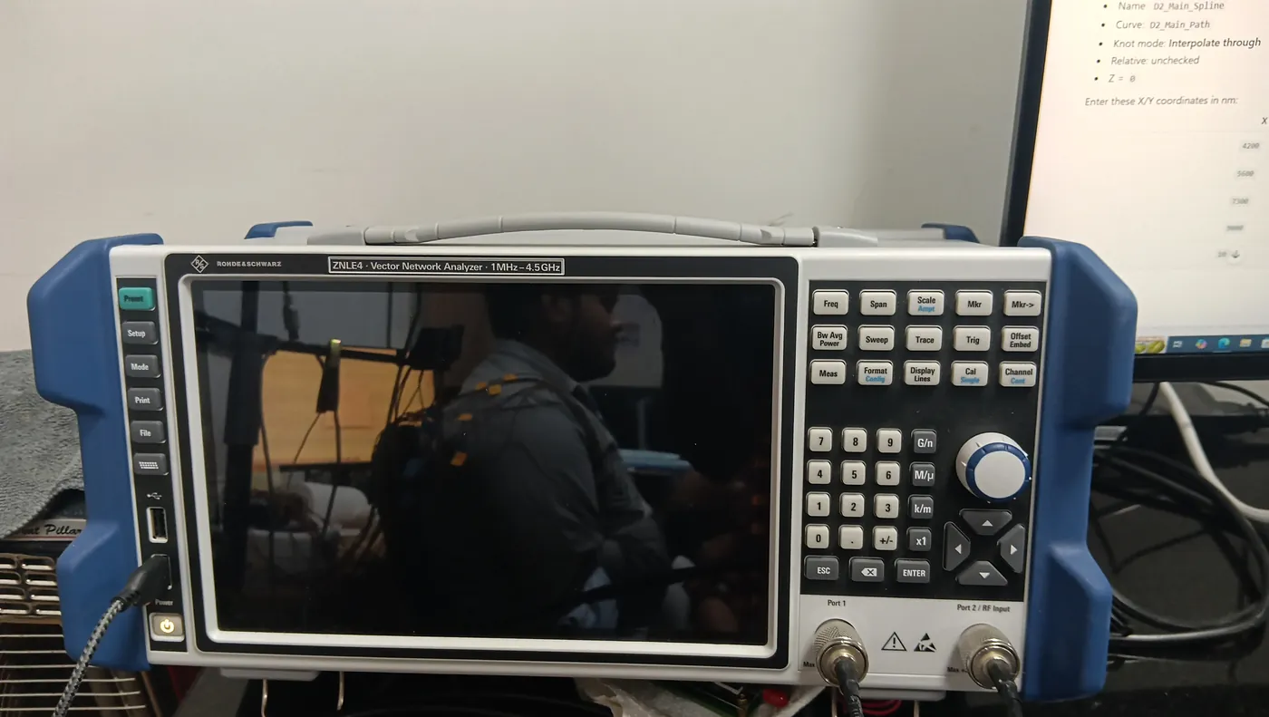 Vector network analyzer